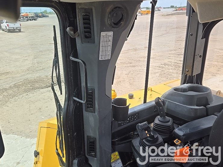 2019-caterpillar-d6-lgp-image-101