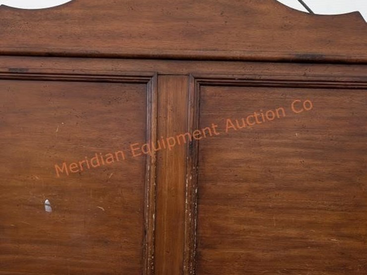 rustic-style-queen-bed-frame-image-5