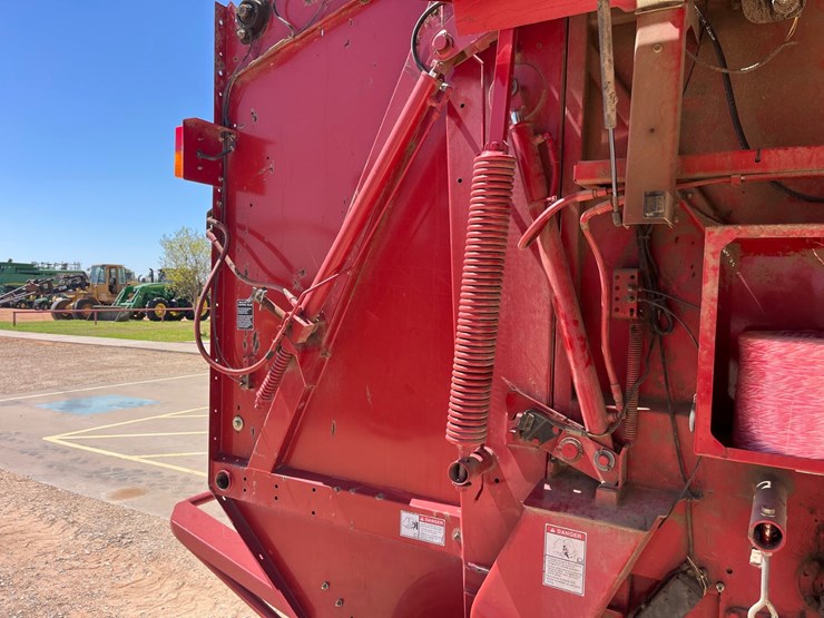 2007-new-holland-br7090-image-11