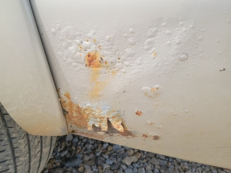 2005-chevrolet-suburban-image-97