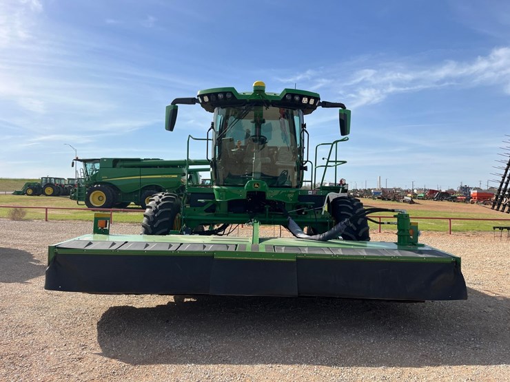 2023-john-deere-w235r-image-4
