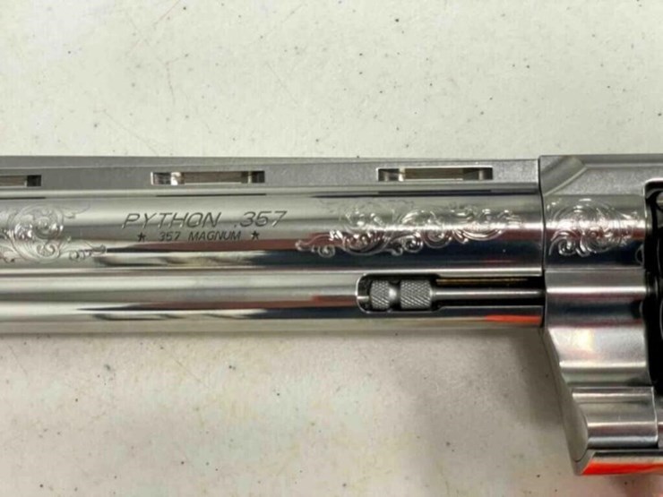 colt-revolver-image-15