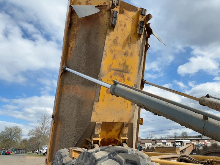 2003-volvo-a40d-image-33