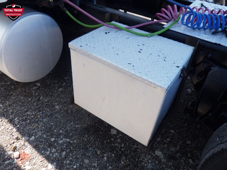 2019-freightliner-cascadia-125-image-16