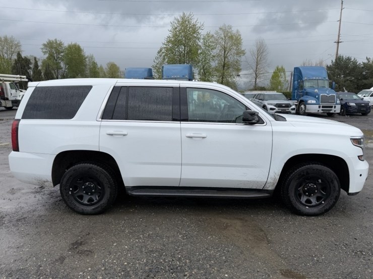 2019-chevrolet-tahoe-image-3