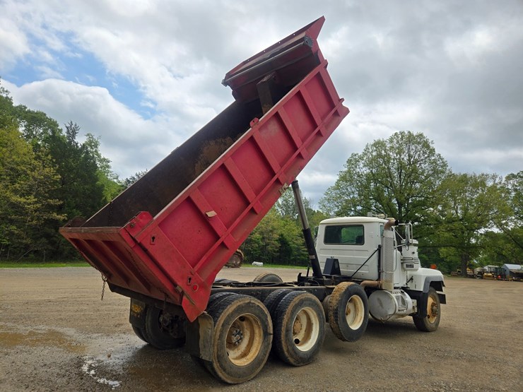 2001-mack-rd688s-image-31