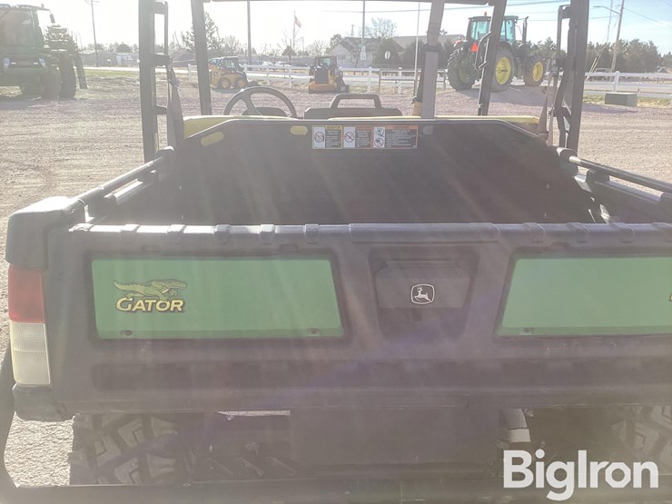 2019-john-deere-gator-image-13