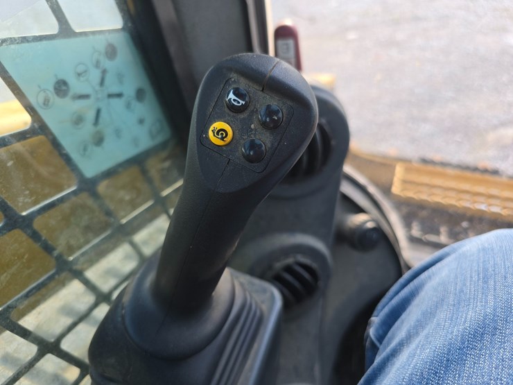 2023-caterpillar-299d3-xe-image-72