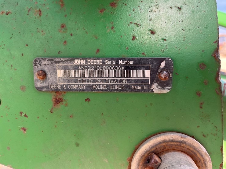 2004-john-deere-2210-image-18