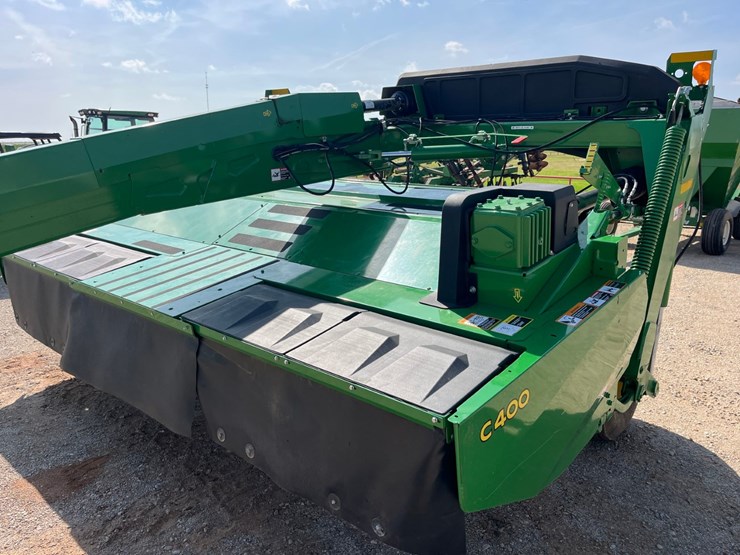 2023-john-deere-c400-image-2