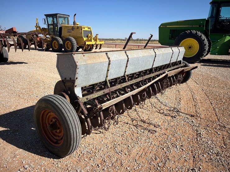 john-deere-b-image-9