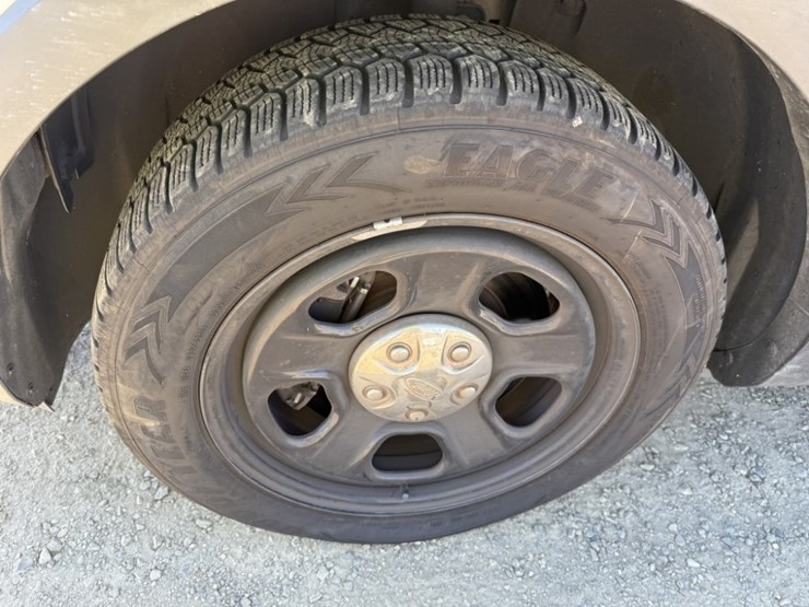 2017-ford-explorer-image-14