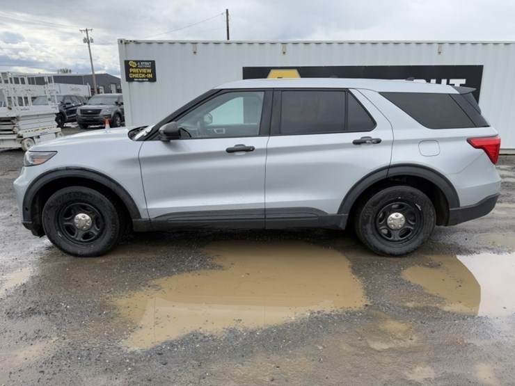 2021-ford-explorer-image-7