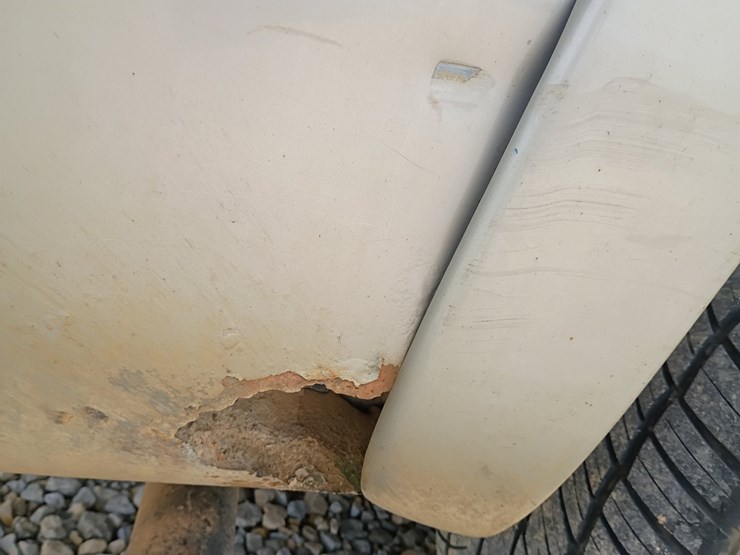 2005-chevrolet-suburban-image-100