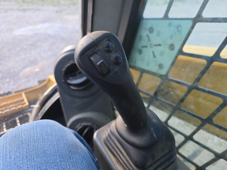 2023-caterpillar-299d3-xe-image-70