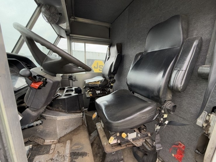 2014-freightliner-mt45-image-21