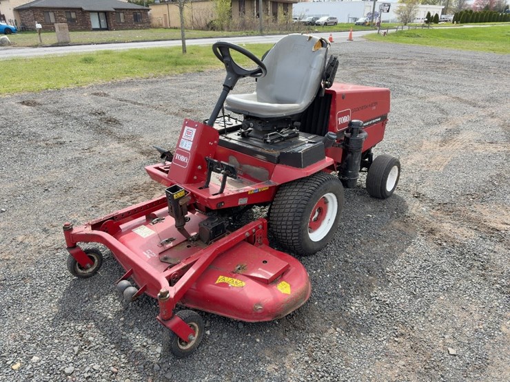 toro-groundsmaster-225-image-1