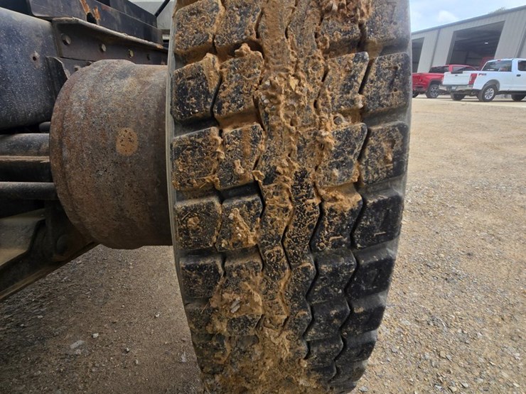 2001-mack-rd688s-image-105