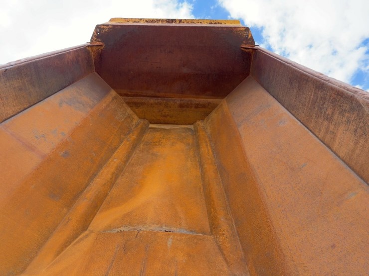 2003-volvo-a40d-image-37