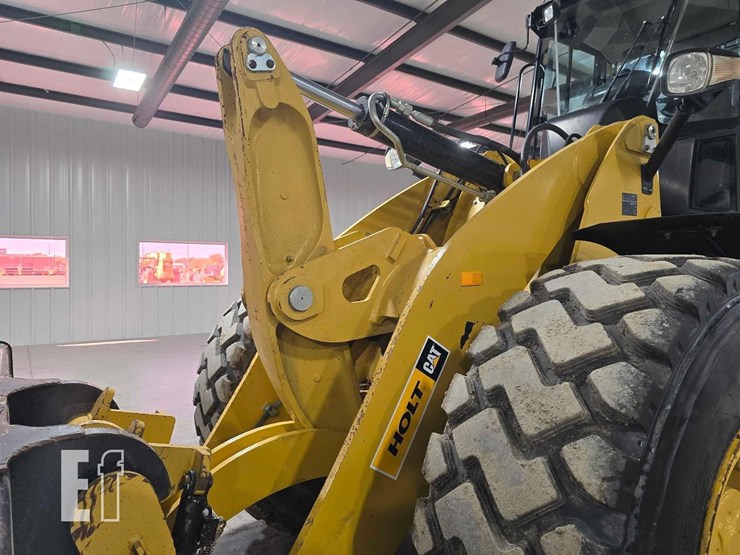 2021-caterpillar-920-image-14