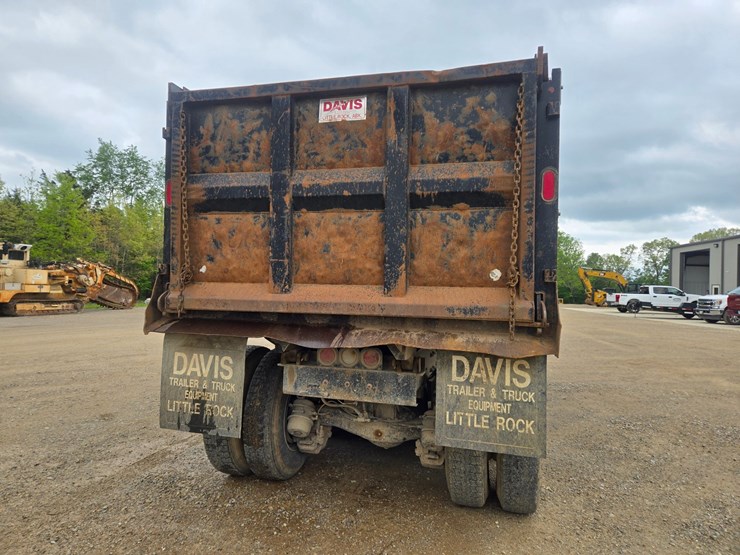 2001-mack-rd690s-image-15