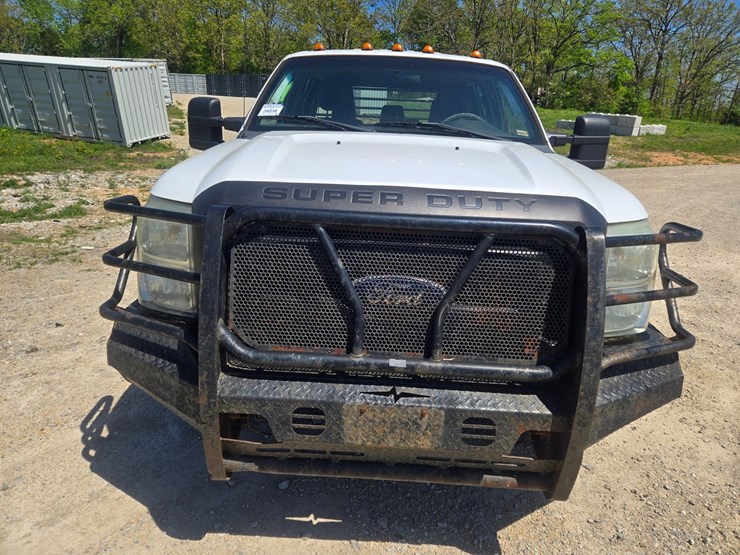 2011-ford-f350-image-23