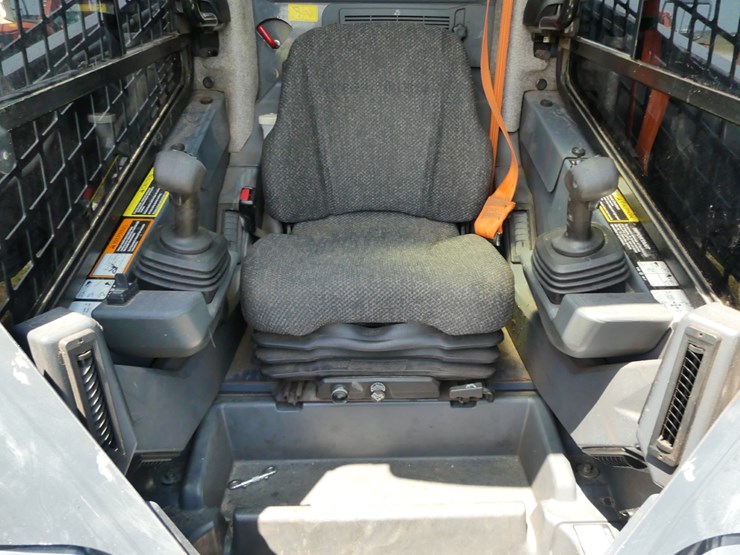 2017-deere-333g-image-12