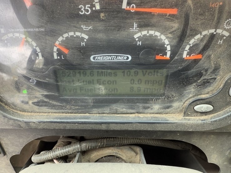 2014-freightliner-mt45-image-27