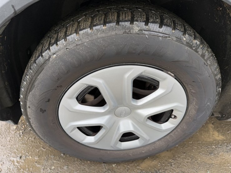 2020-ford-explorer-image-17