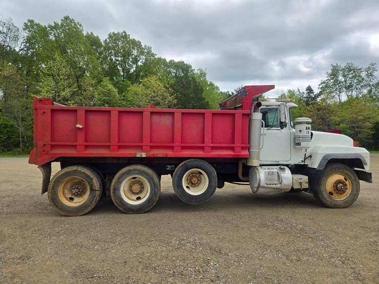 2001-mack-rd688s-image-20