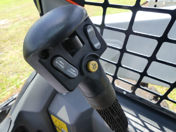 2022-bobcat-s76-image-13