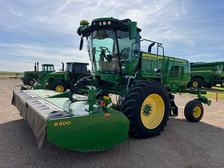 2023-john-deere-w235r-image-1