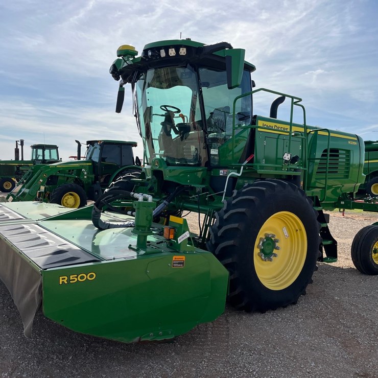 2023 JOHN DEERE W235R