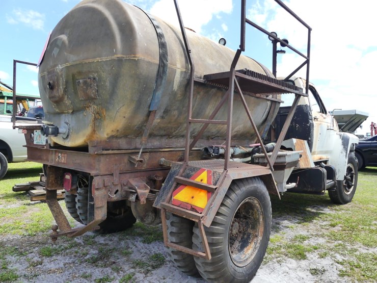 1990-ford-f700-image-4