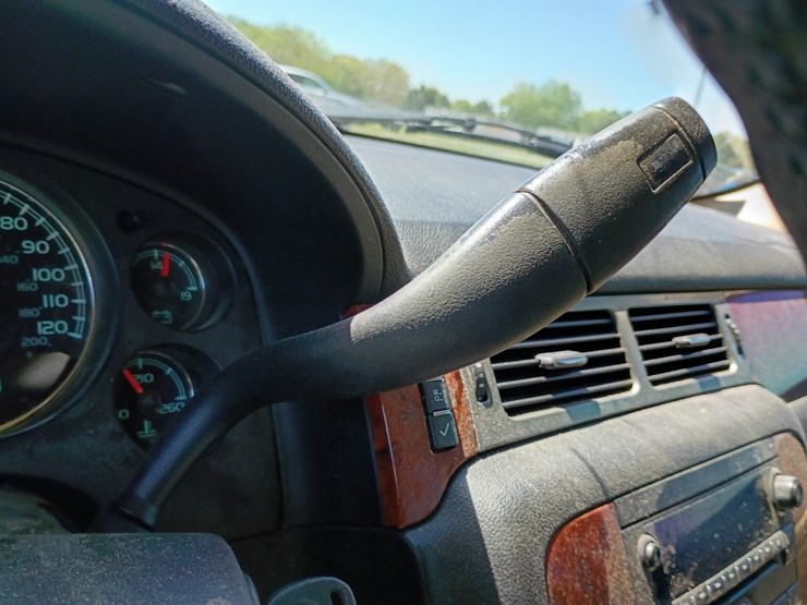 2008-chevrolet-tahoe-image-52