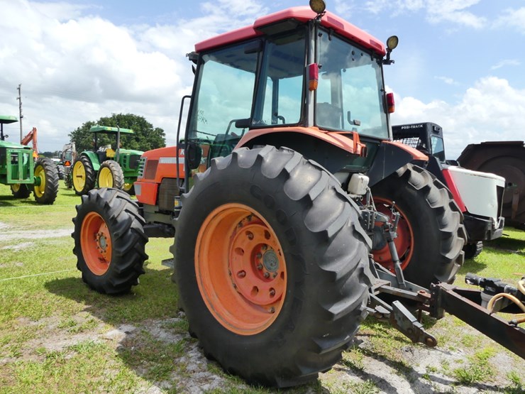 2004-kubota-m9000-image-3