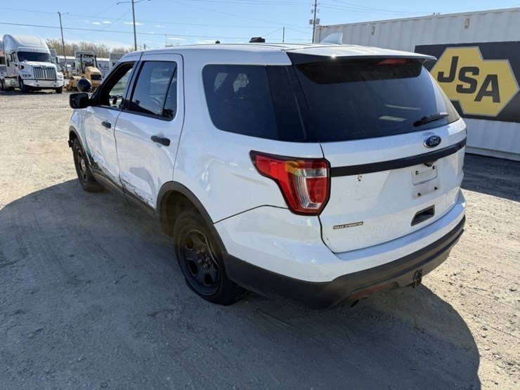 2017-ford-explorer-image-6