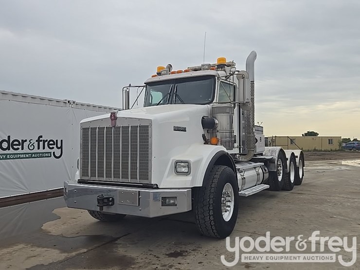 2014-kenworth-t800-image-1