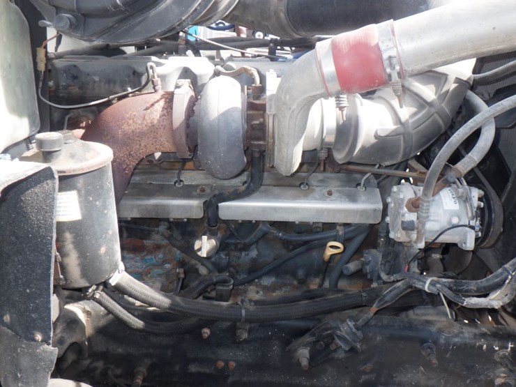 2001-mack-ch613-image-22