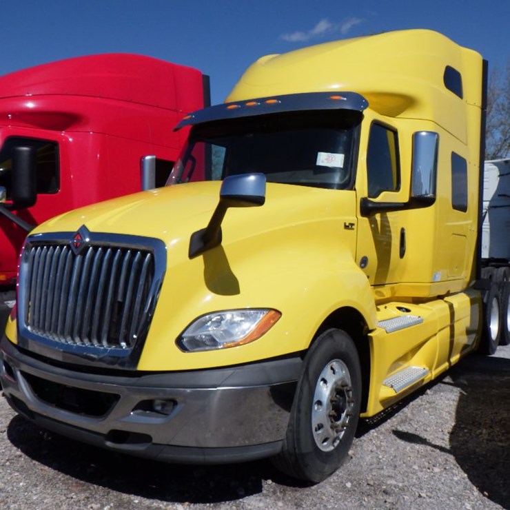 2020 INTERNATIONAL LT