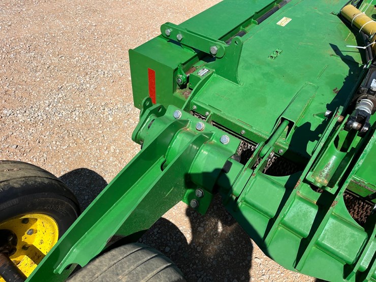 2019-john-deere-10-image-10