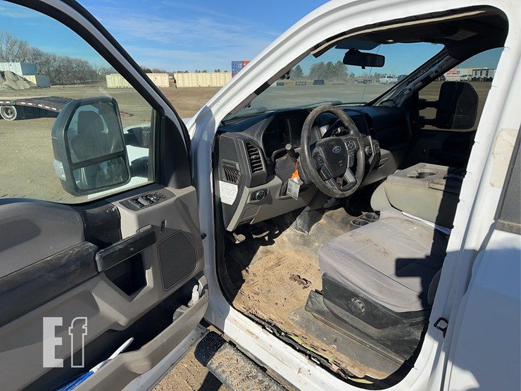 2018-ford-f350-image-15