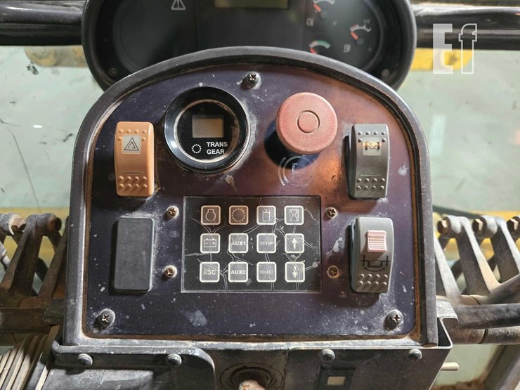 2004-volvo-g740b-image-18