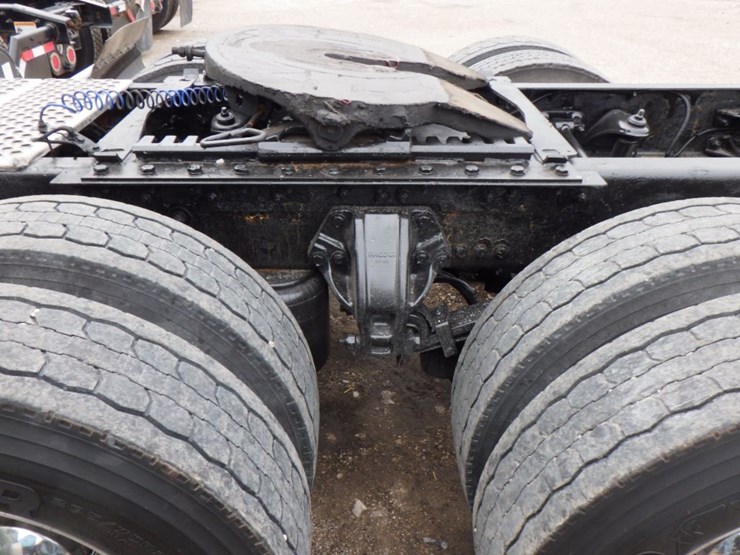 2016-kenworth-t800-image-14