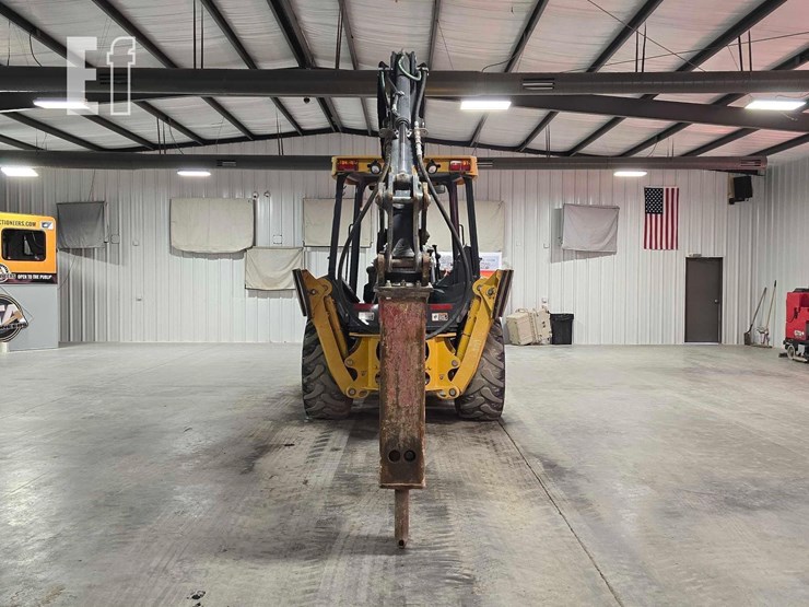 2023-deere-310-g-tier-image-8