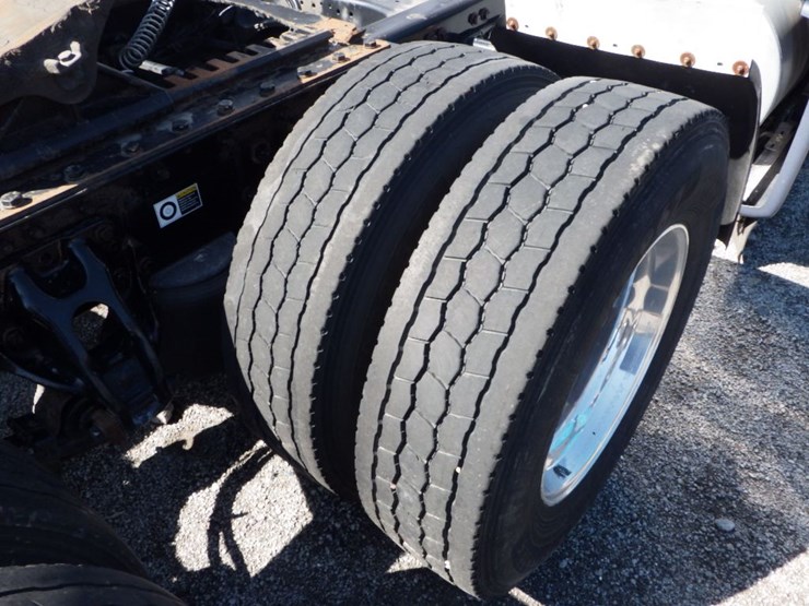 2020-kenworth-t680-image-10