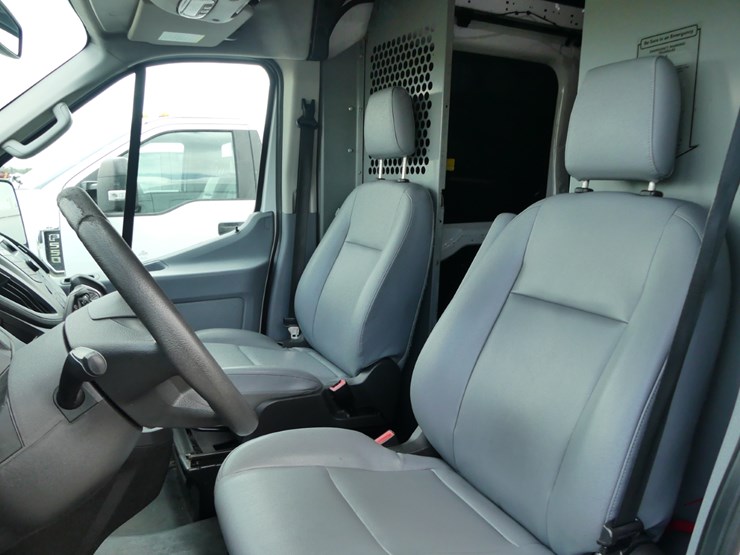 2019-ford-transit-image-9