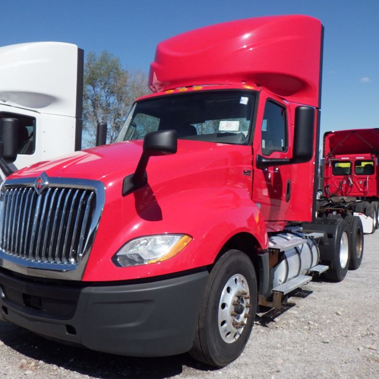 2020 INTERNATIONAL LT