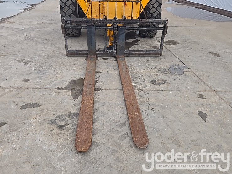 2017-jcb-510-56-image-23