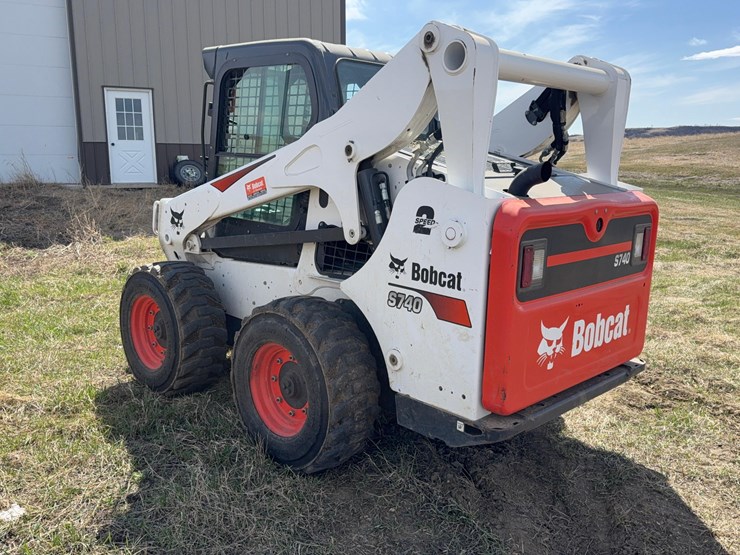 2021-bobcat-s740-image-3